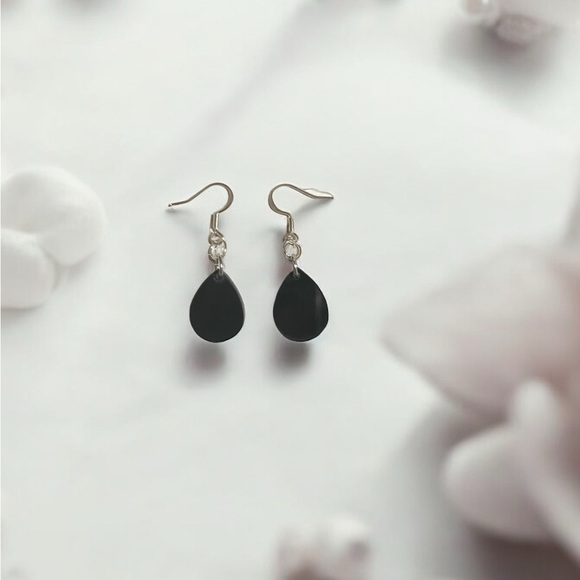 New shell pattern dangle earrings - Picture 3 of 4